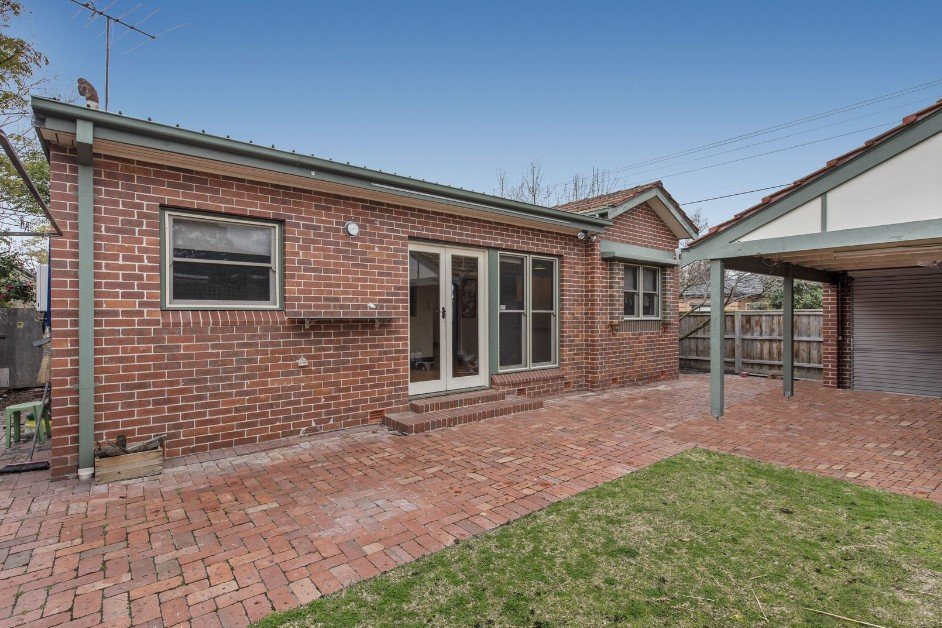 2 Narrawong Crescent, Caulfield South image 8