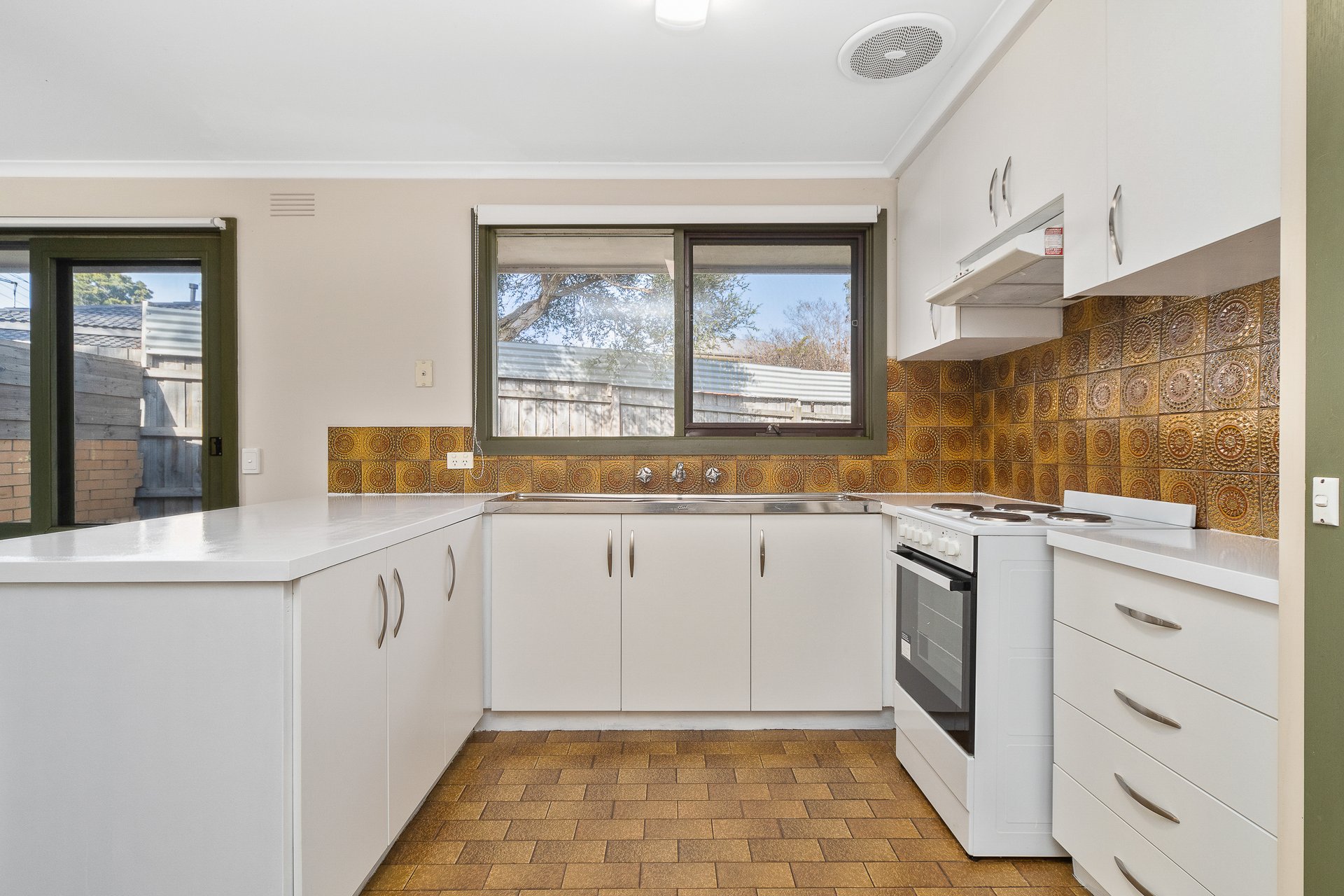 2 Nepean Place, Mornington image 5