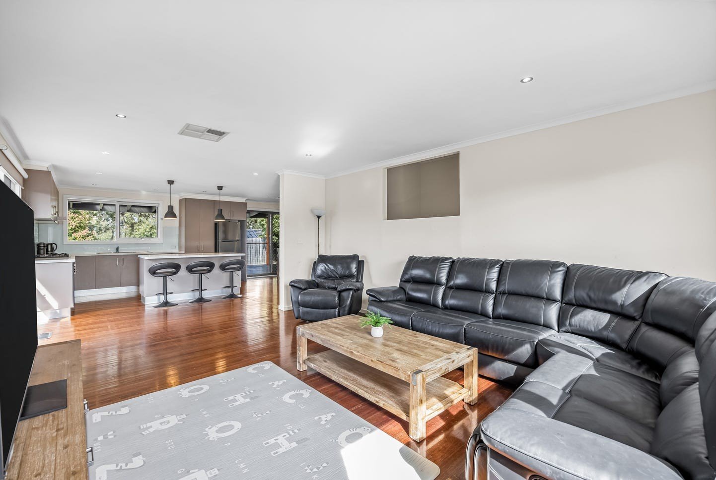 2 Nerida Road, Ringwood image 3