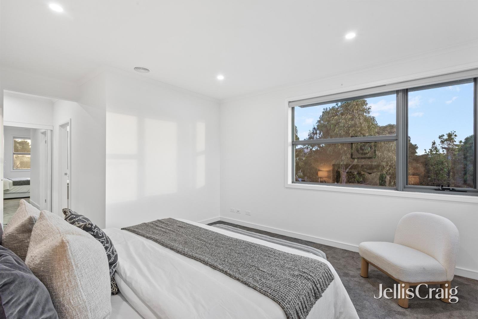 2 Newcastle Drive, Mulgrave image 6