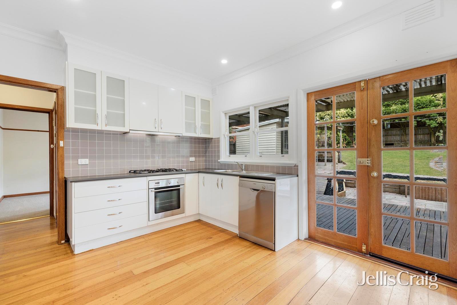 2 Newman Road, Nunawading image 2
