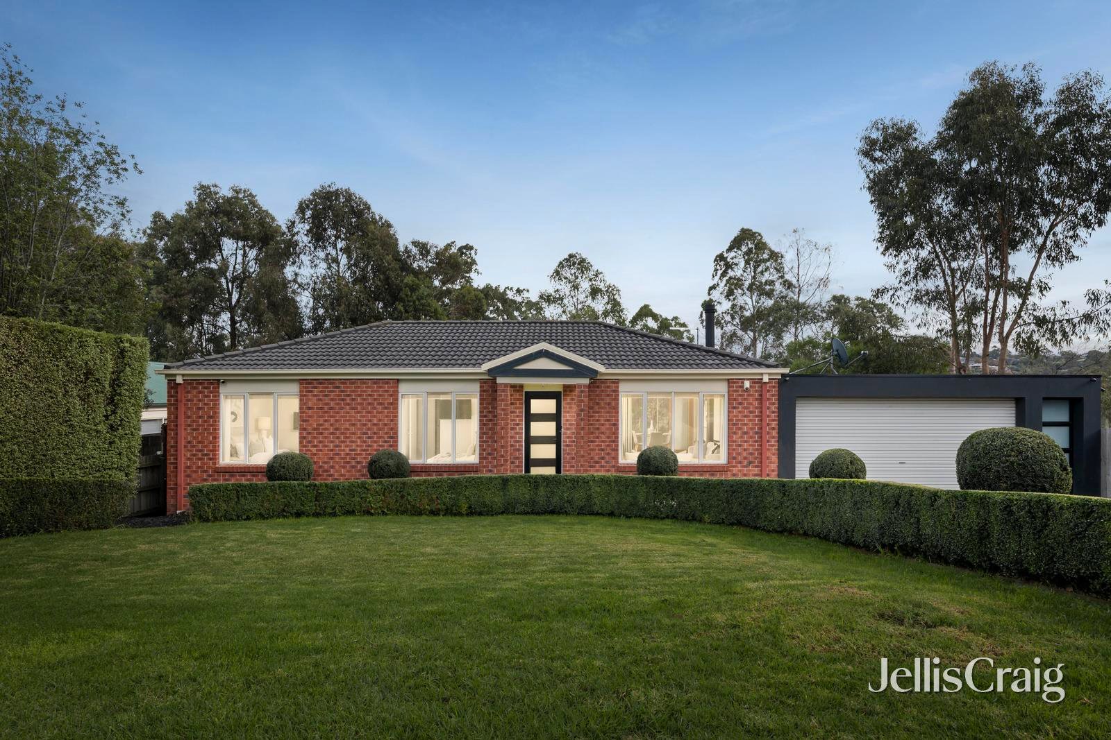2 Nicholson Lane, Lilydale image 1