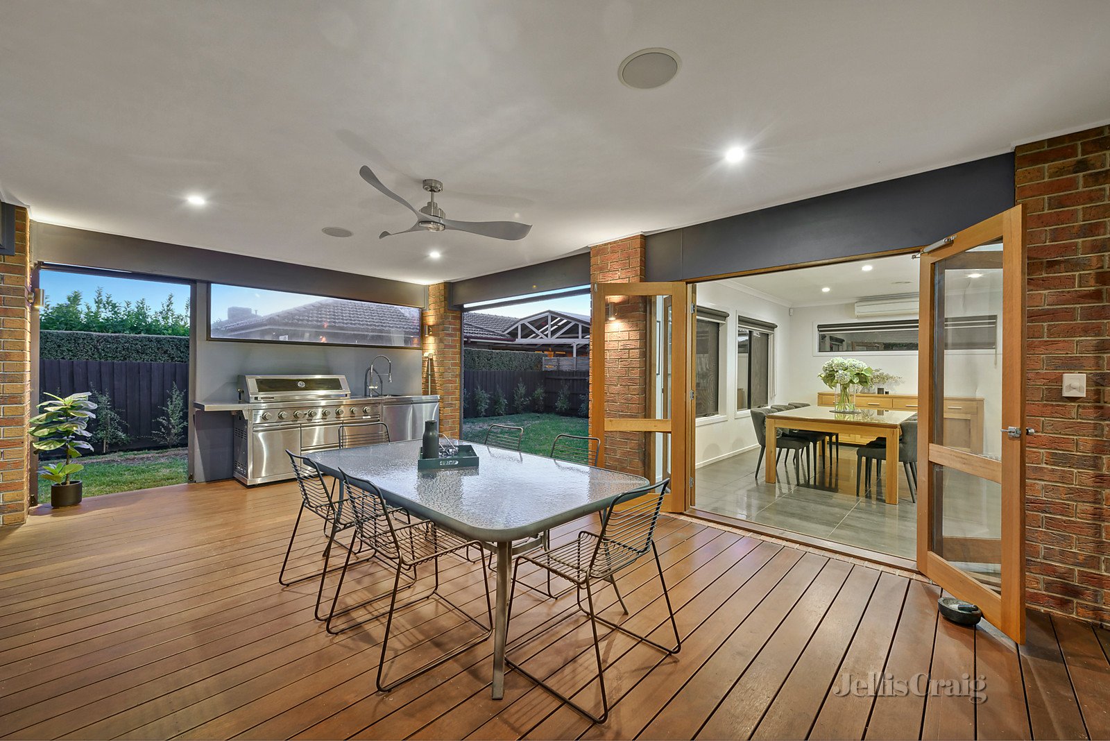 2 Normdale Road, Bentleigh East image 5