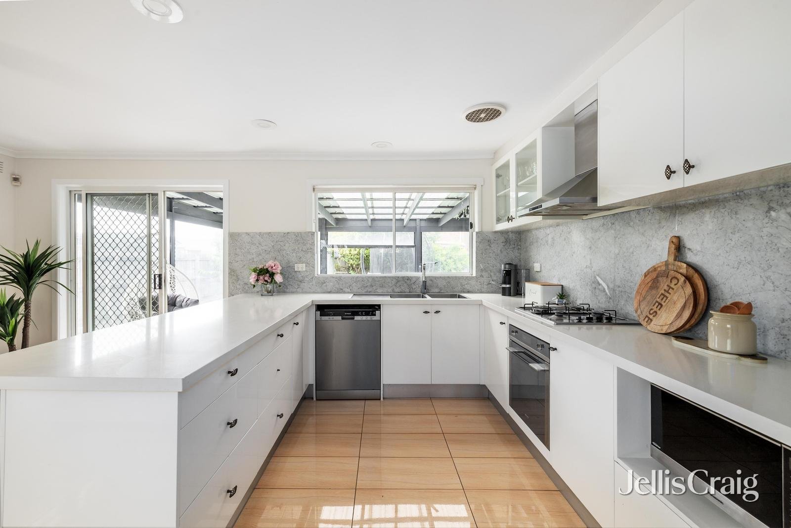 2 Northam Street, Glen Waverley image 5