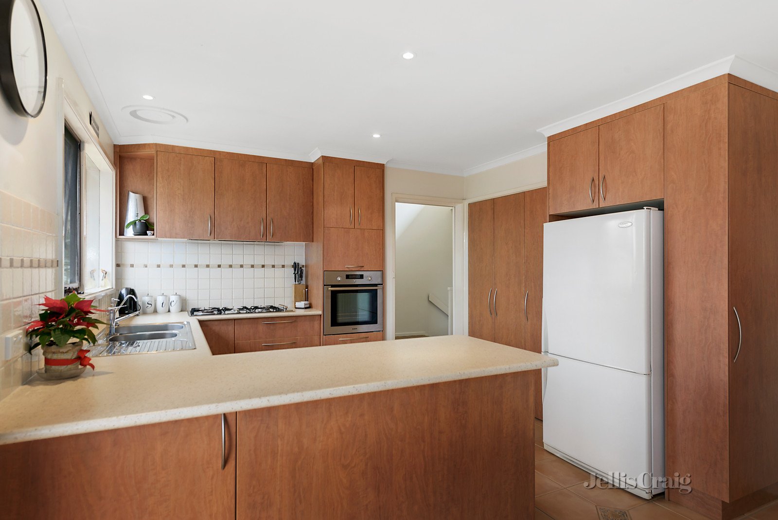 2 Nurla Place, St Helena image 3