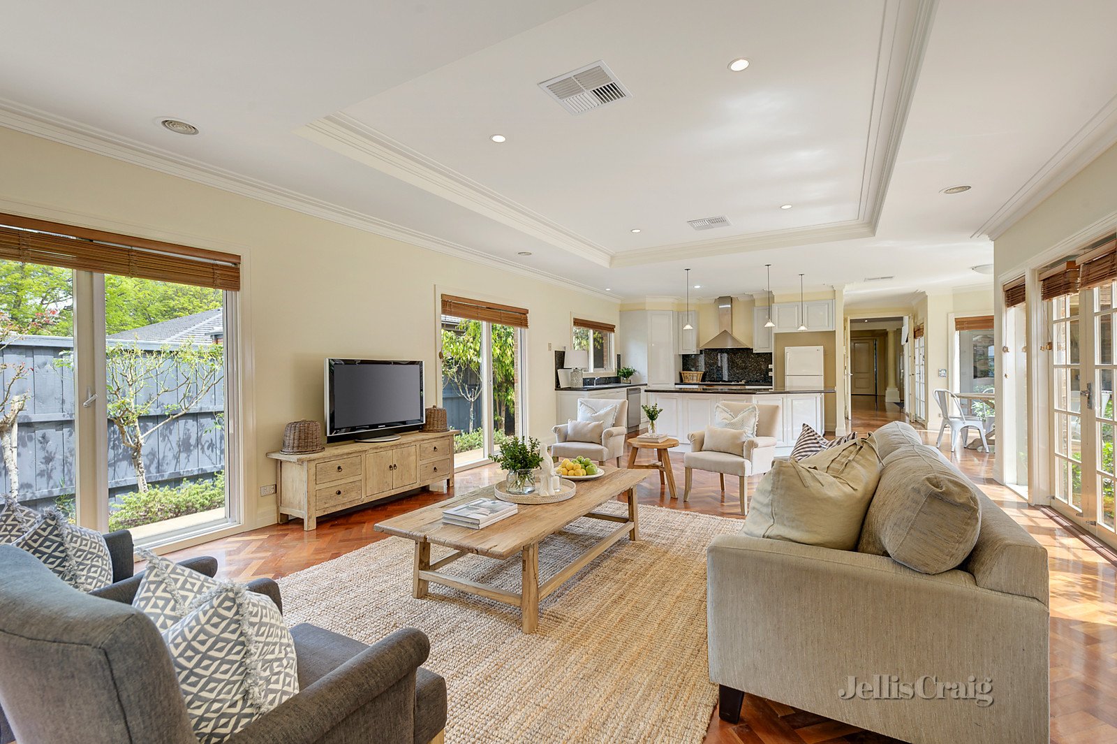 2 Oak Street, Surrey Hills image 9