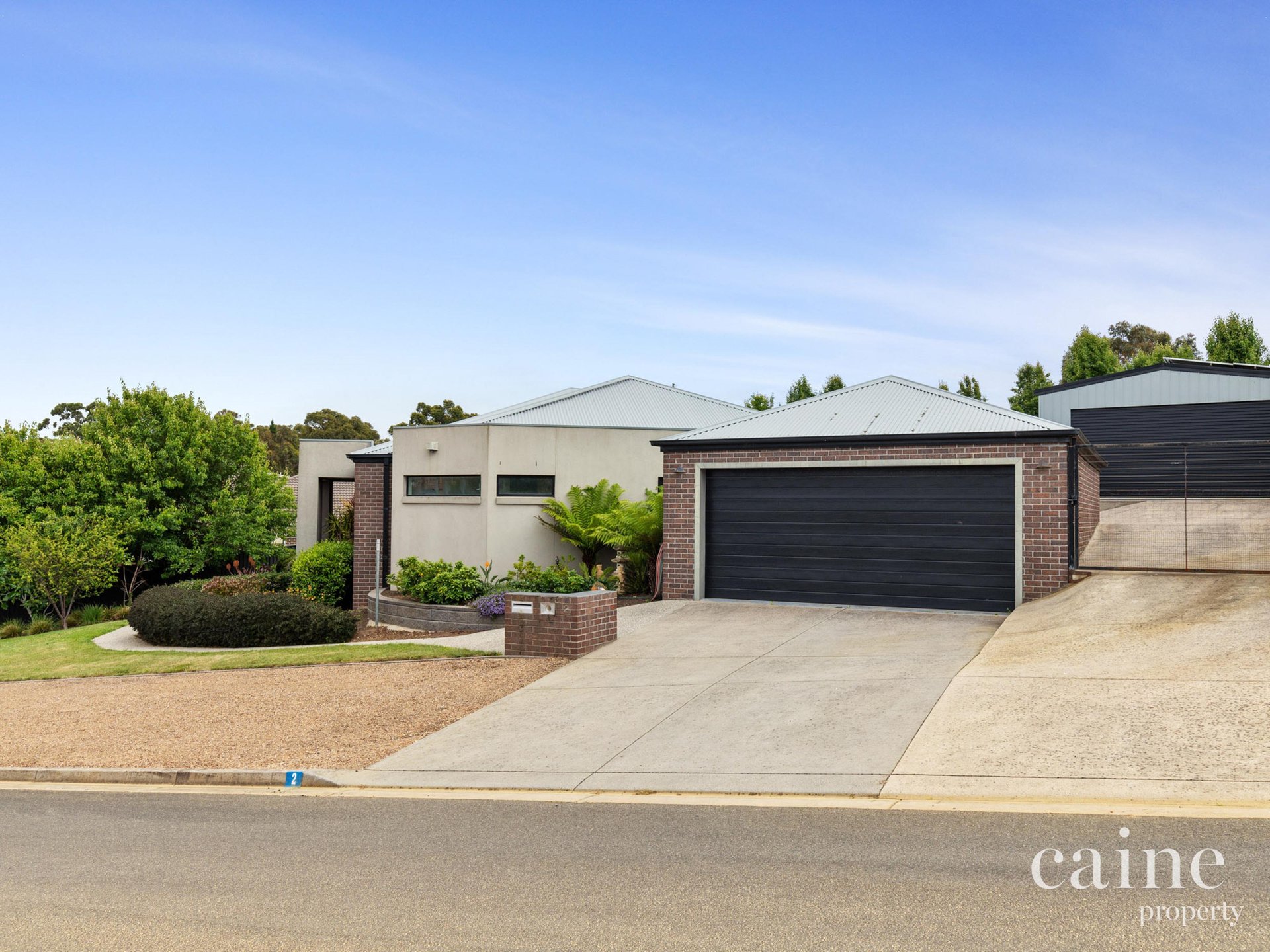 2 Oakdene Court, Ballarat North image 2