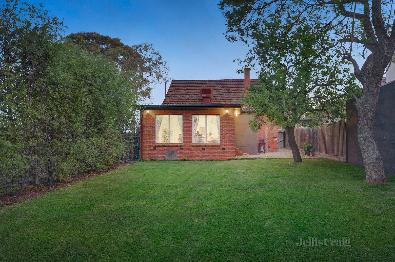 2 Oakwood Avenue, Brighton image 8