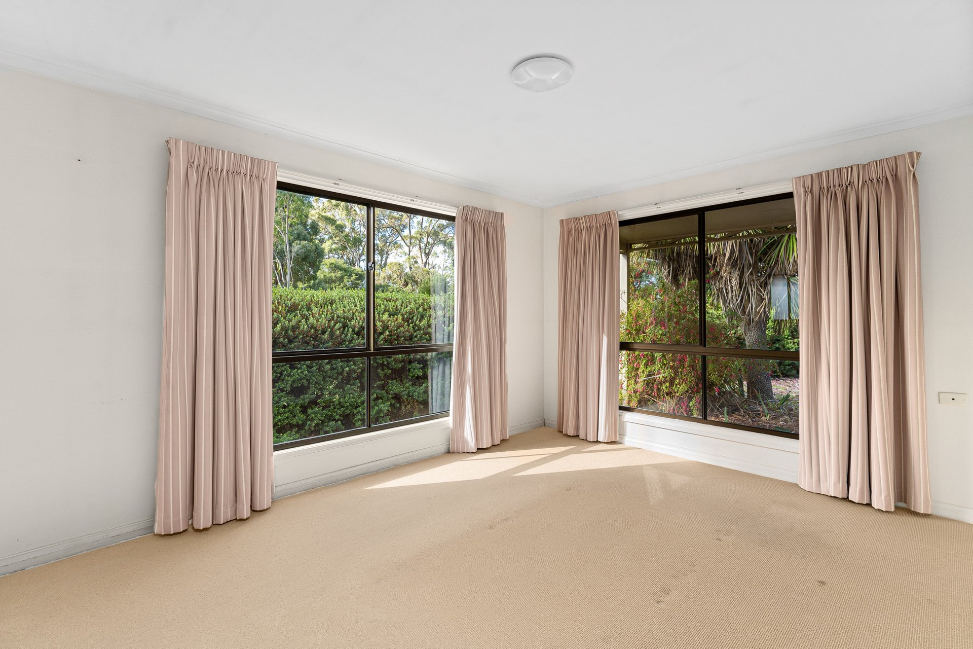 Property Gallery Thumbnail 7