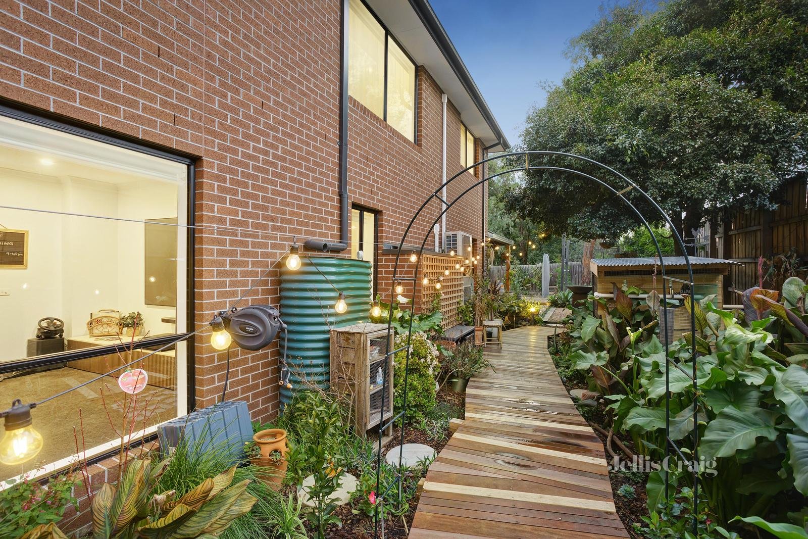 2 Oliver Avenue, Blackburn image 14
