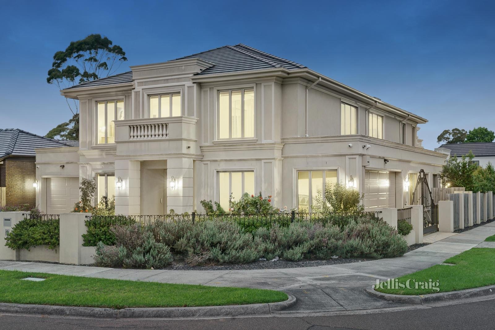 2 Ormiston Street, Mount Waverley image 20