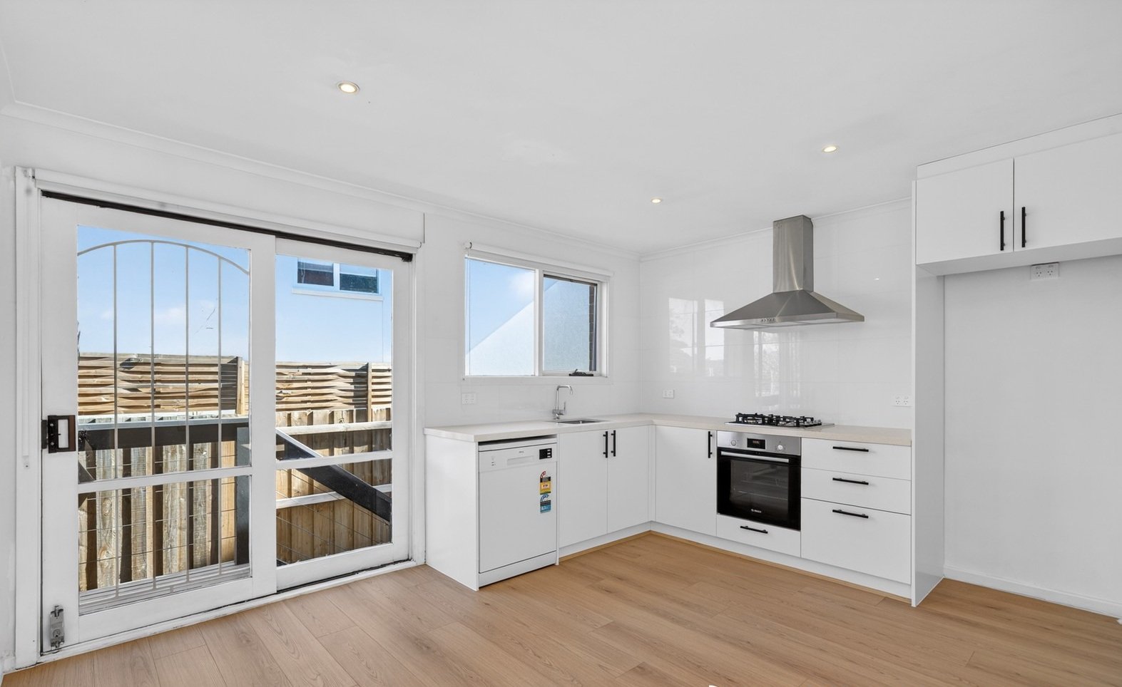 2 Outhwaite Avenue, Doncaster image 2