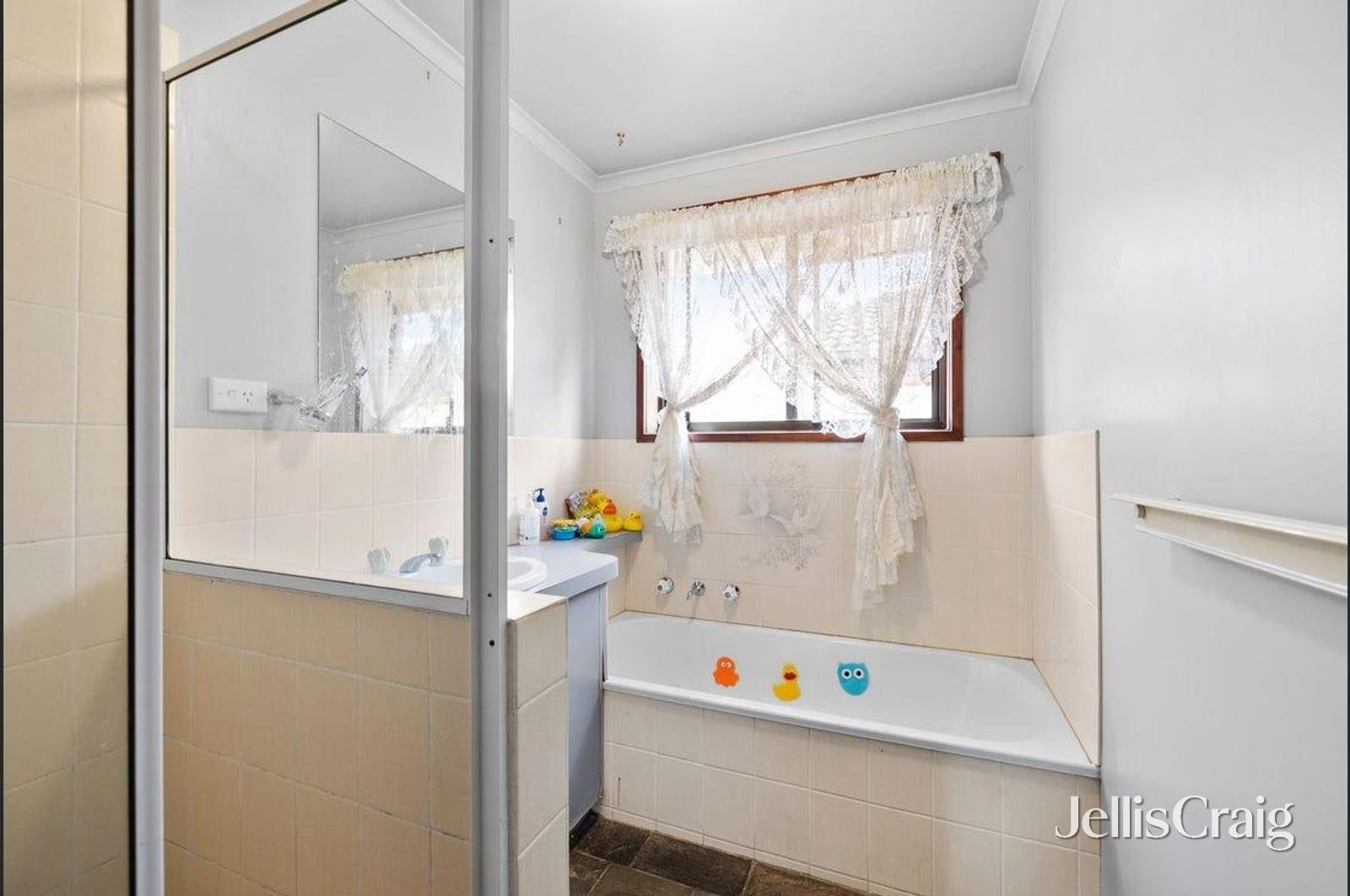 2 Owen Court, Sebastopol image 7