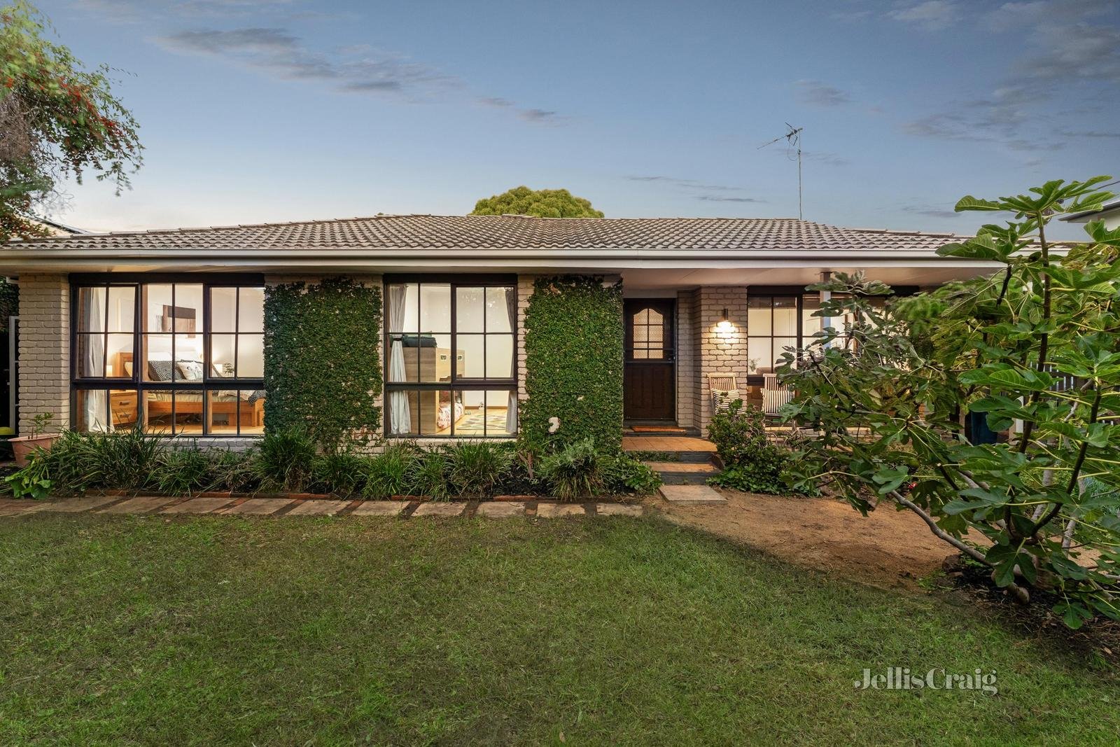 2 Ozone Avenue, Beaumaris image 1