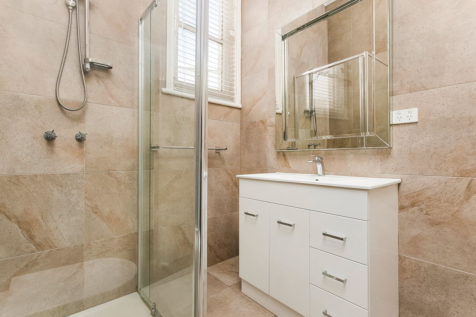 Property Gallery Thumbnail 2