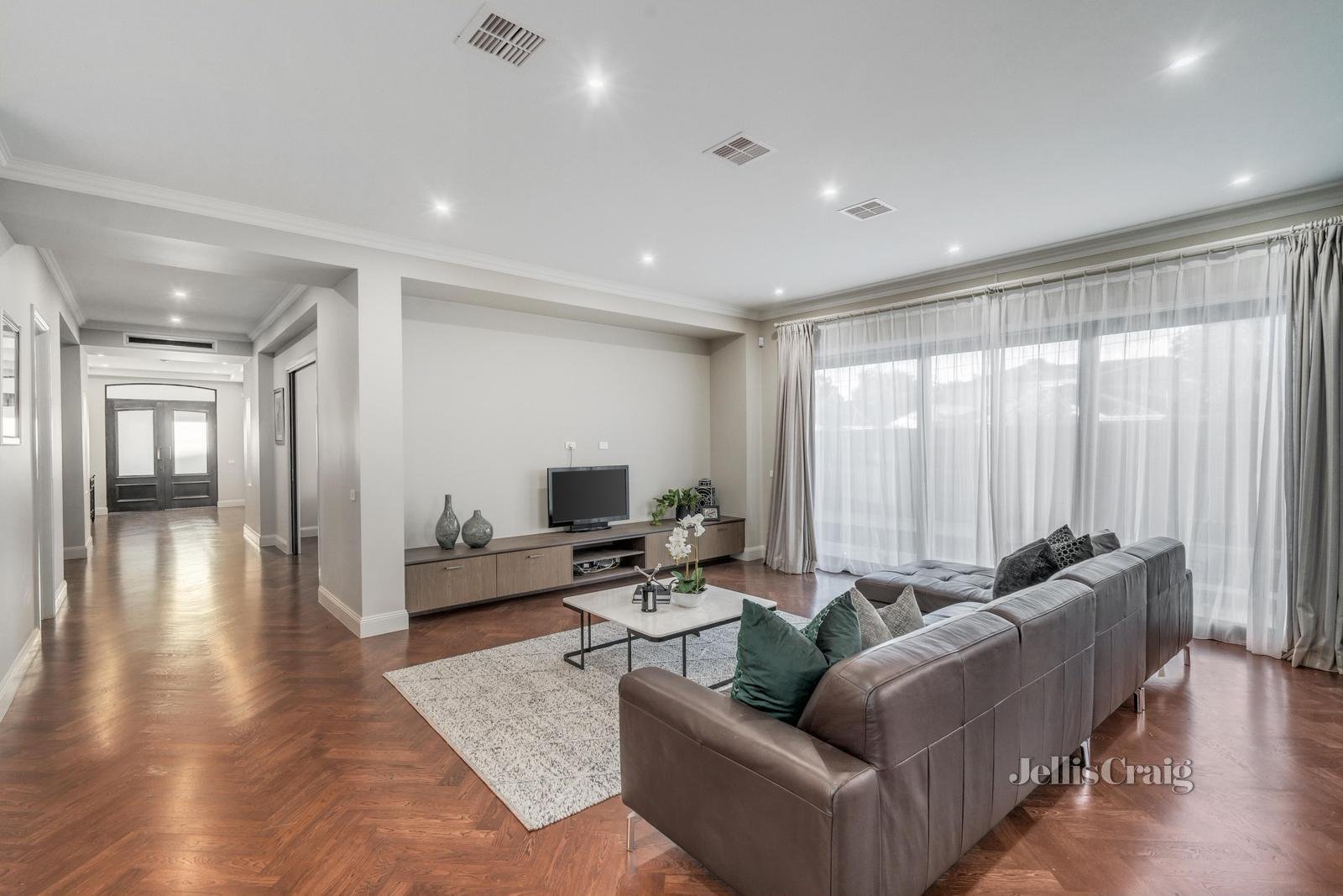 2 Pamay Road, Mount Waverley image 2