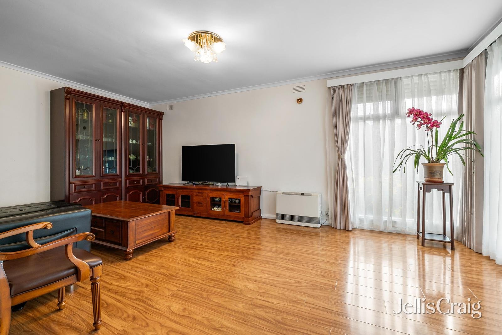 2 Pamela Street, Mount Waverley image 3