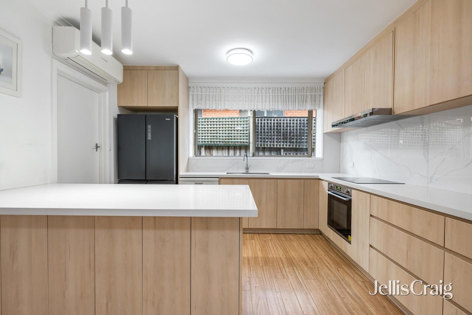 2 Pamela Street, Mount Waverley image 4