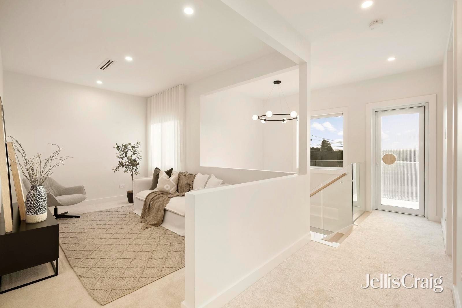 2 Parkview Street, Airport&nbsp;West image 7