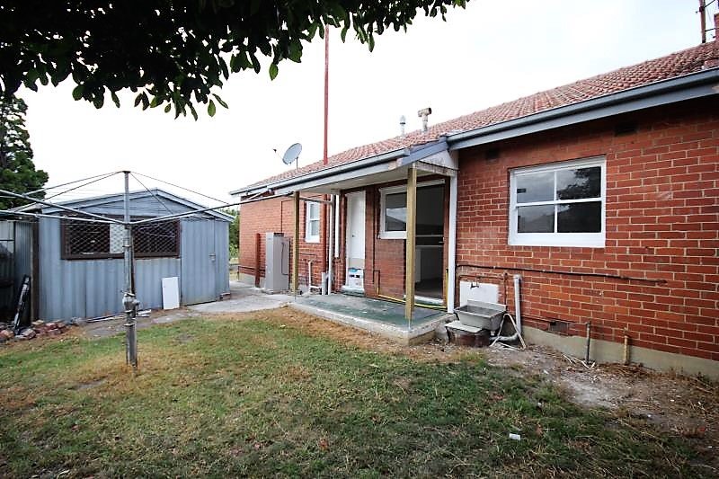 2 Pattison Avenue, North Geelong image 6