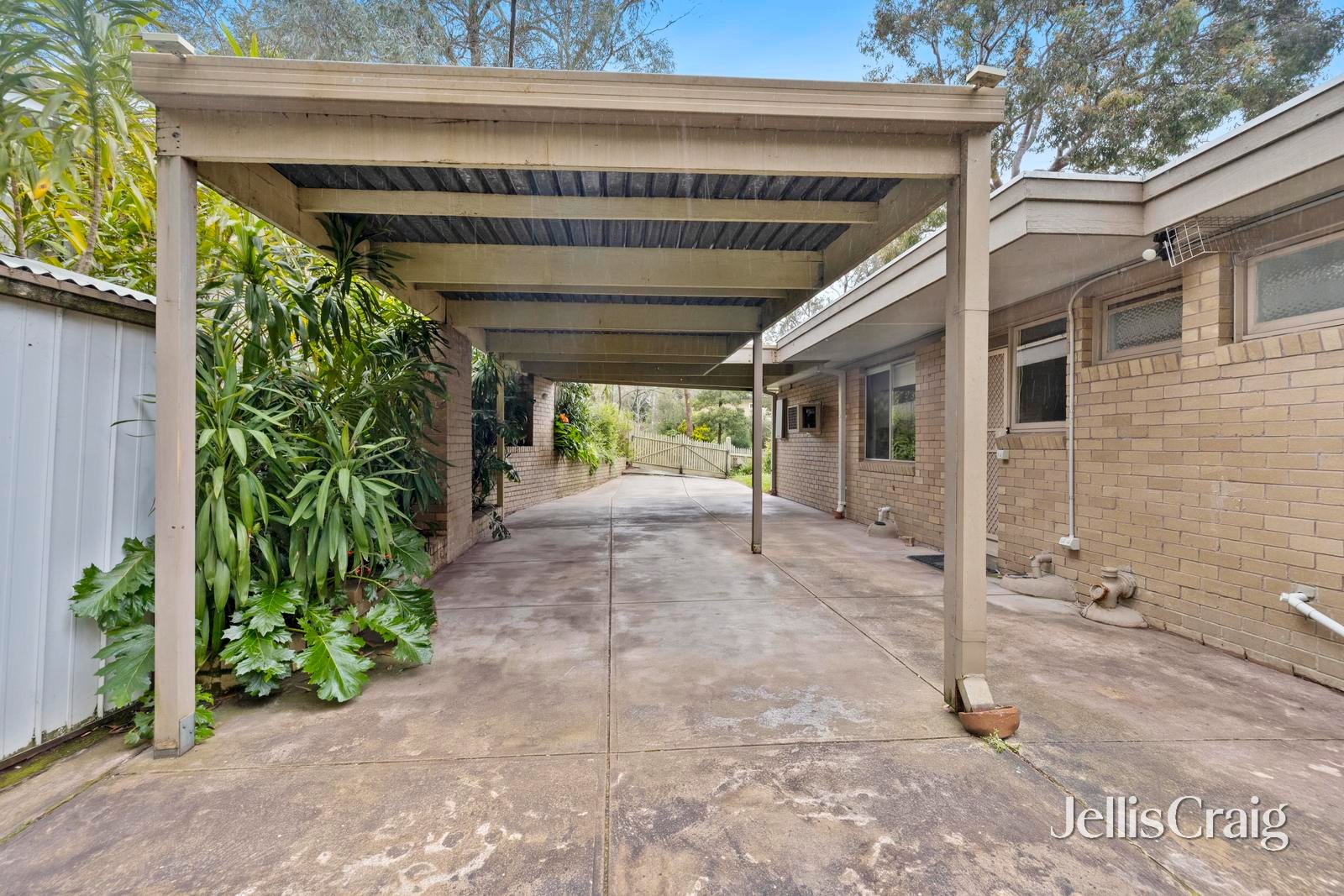 2 Peak Court, Blackburn image 11