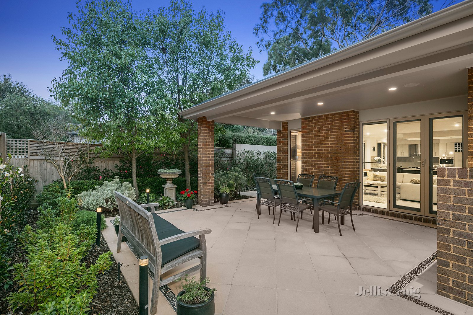 2 Pembroke Road, Balwyn image 2