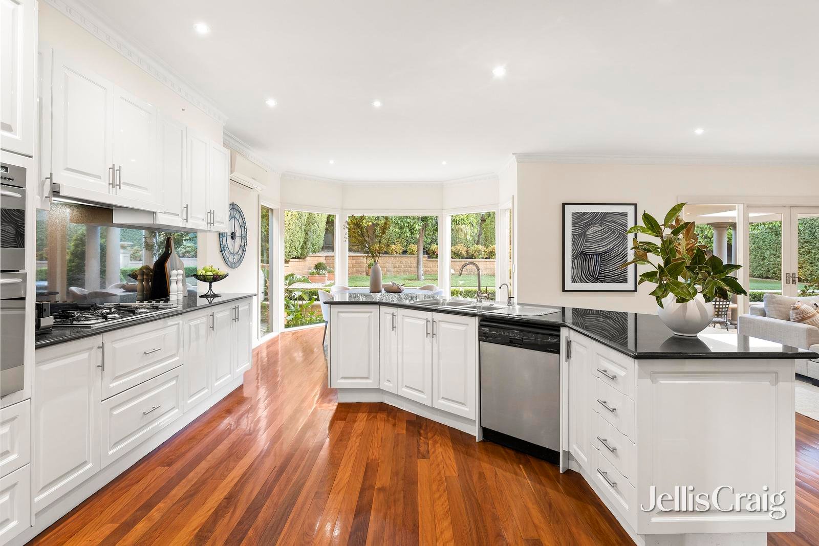 2 Penderel Way, Bulleen image 5