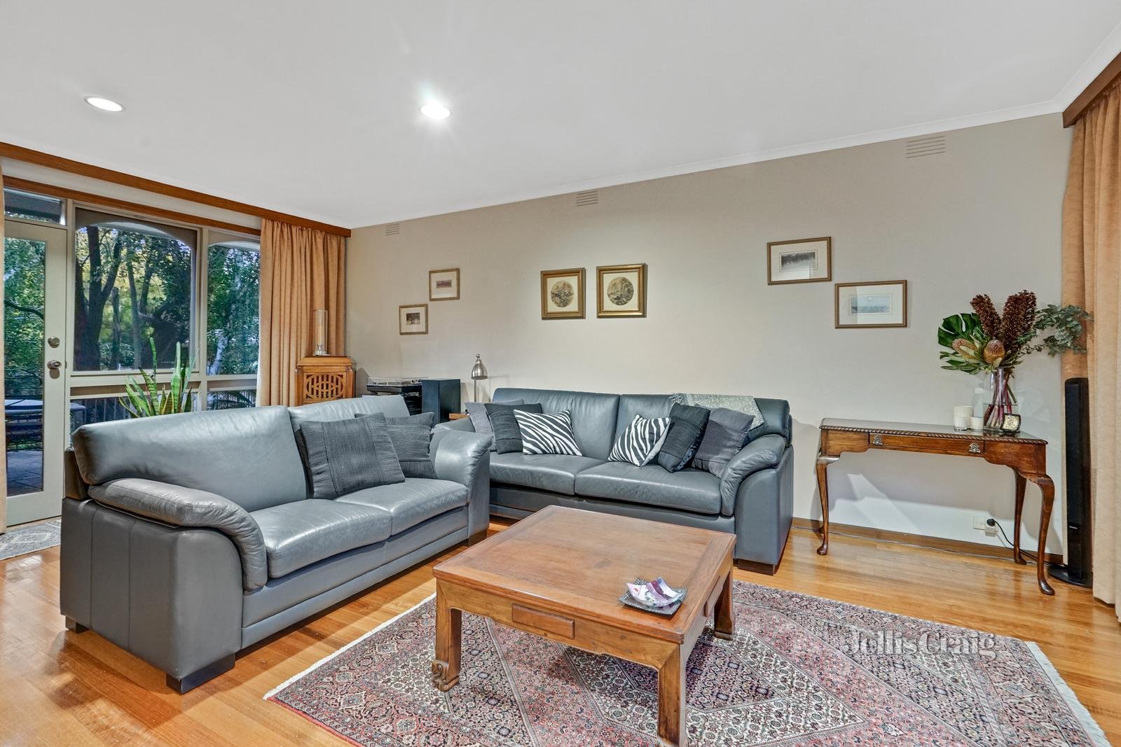 2 Penleigh Court, Mount Waverley image 3