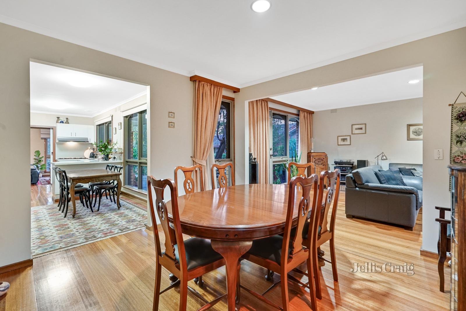 2 Penleigh Court, Mount Waverley image 7