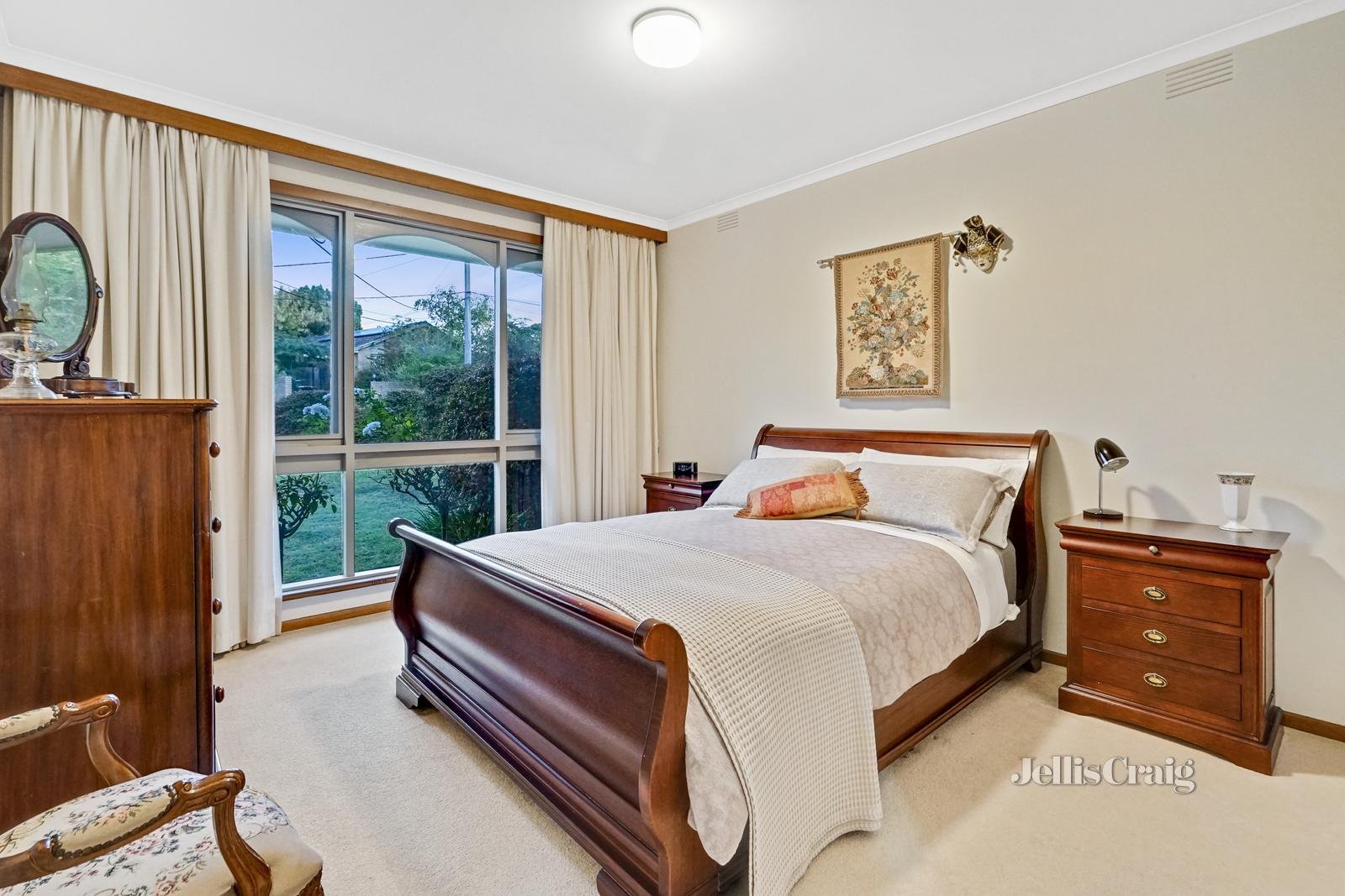 2 Penleigh Court, Mount Waverley image 8