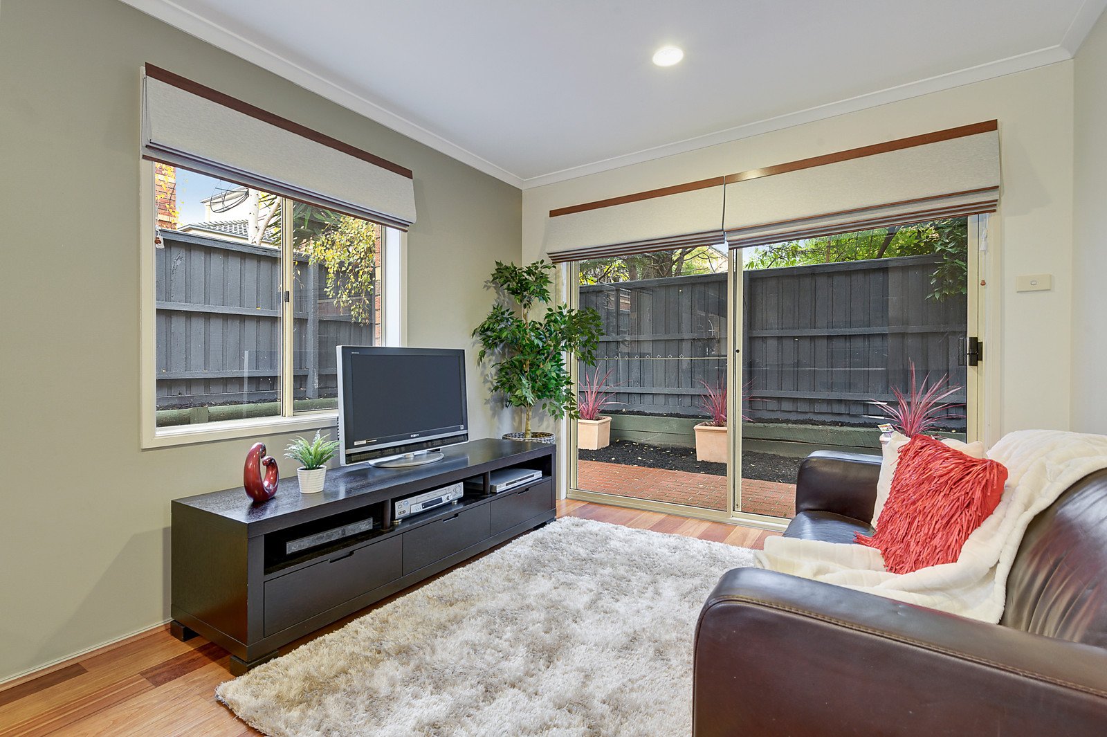 2 Peppermint Grove, Box Hill South image 5