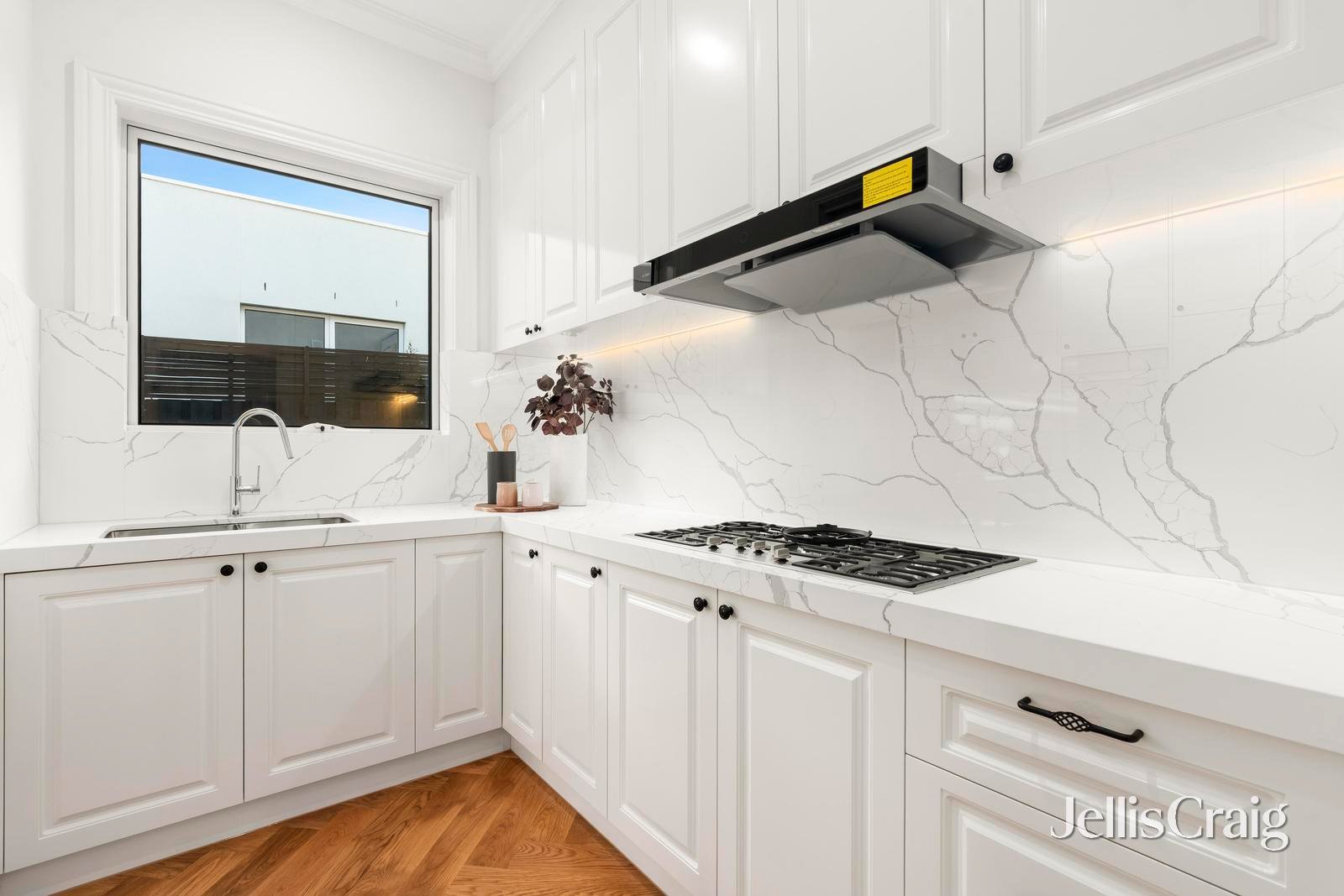 2 Pindari Street, Glen&nbsp;Waverley image 8