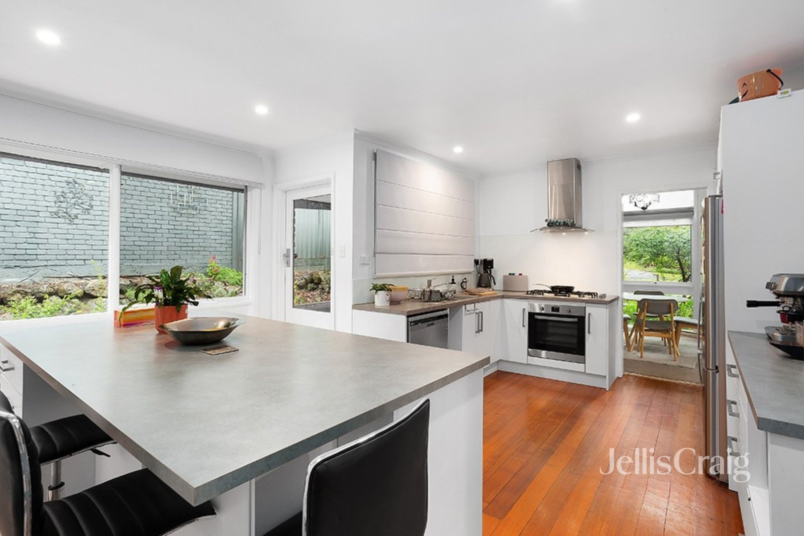 2 Pinnaroo Court, Greensborough image 2