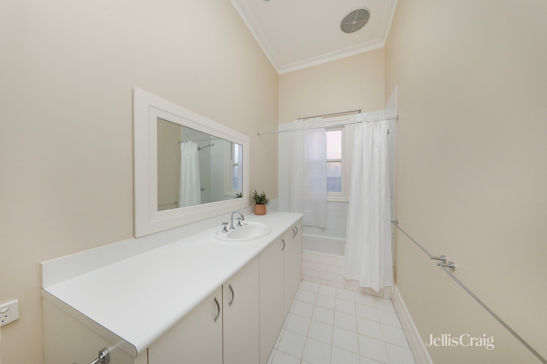 2 Plow Street, Thornbury image 9