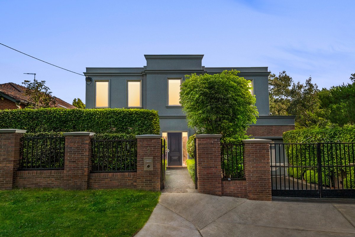 2 Quinton Road, Camberwell image 1
