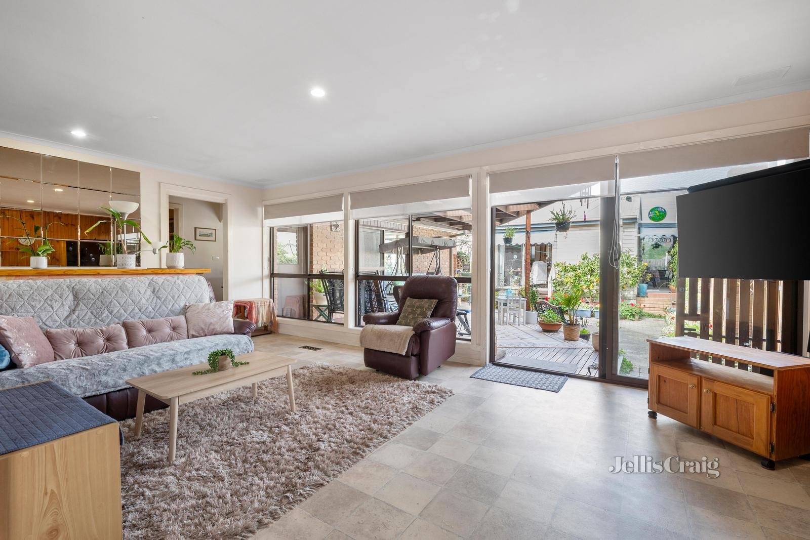 2 Ranfurlie Drive, Glen Waverley image 3