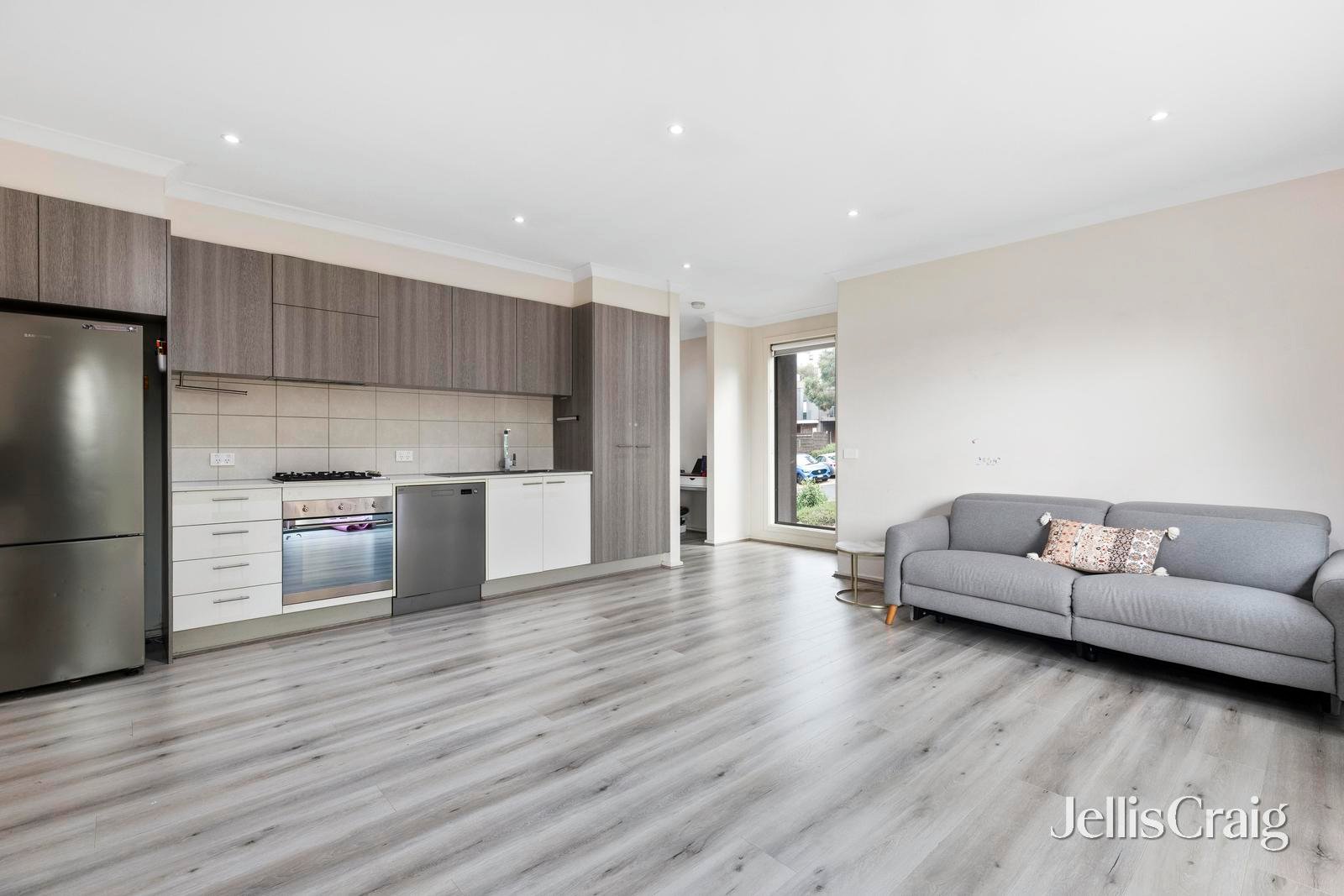 2 Reserve Place, Notting&nbsp;Hill image 3