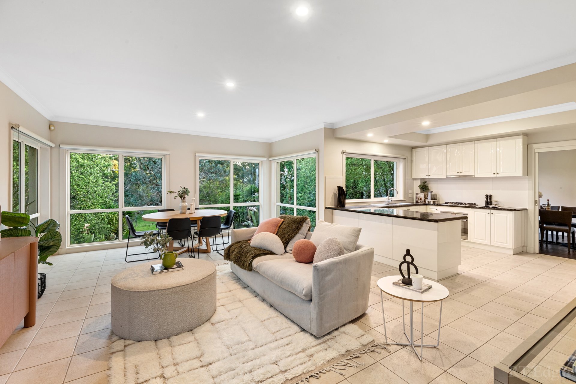Property Gallery Thumbnail 3