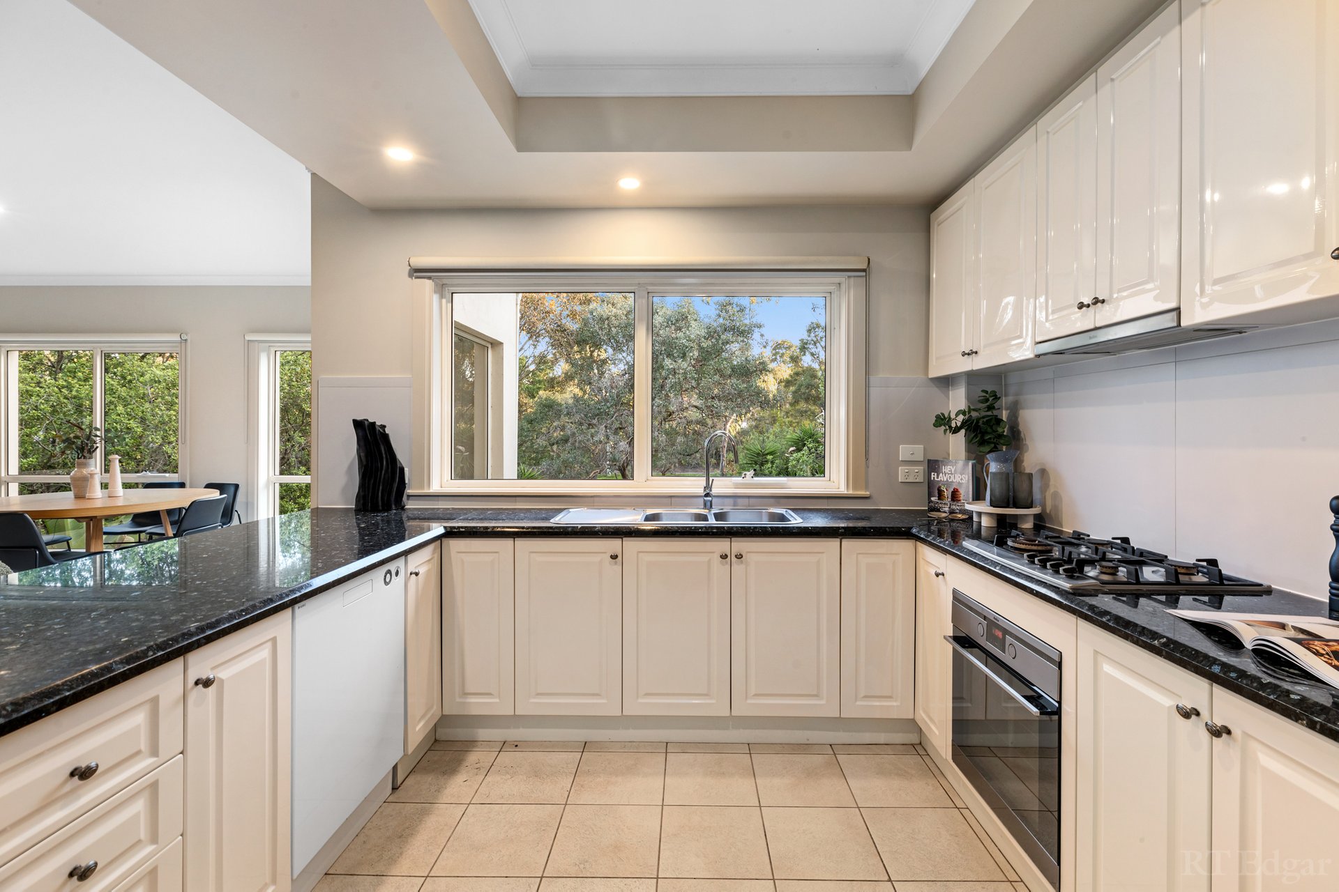 Property Gallery Thumbnail 6