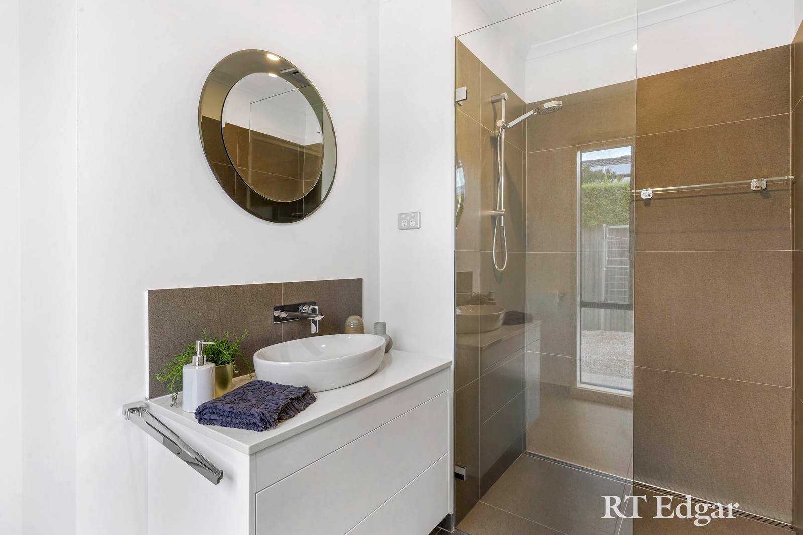 Property Gallery Thumbnail 10