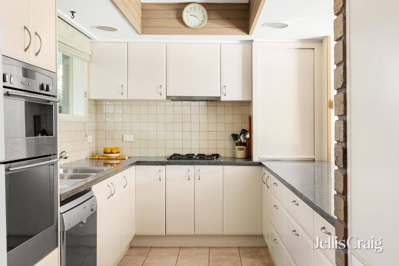 2 Rimington Avenue, Kew image 6