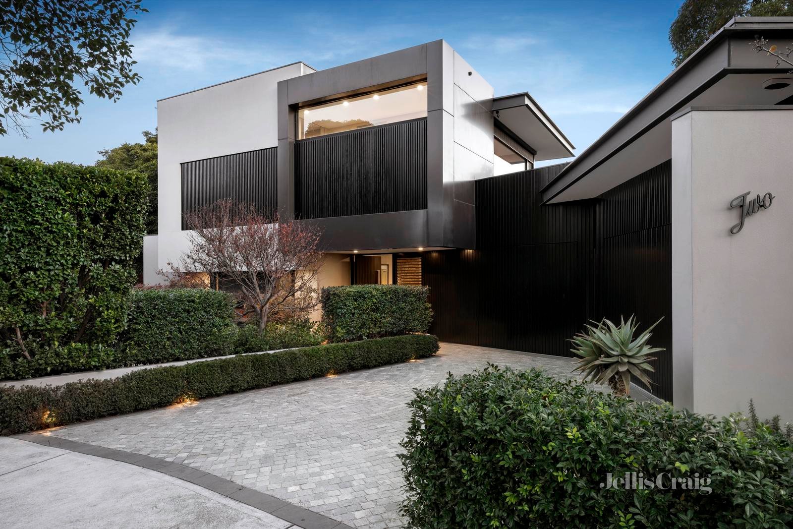 2 Riversdale Court, Hawthorn image 3