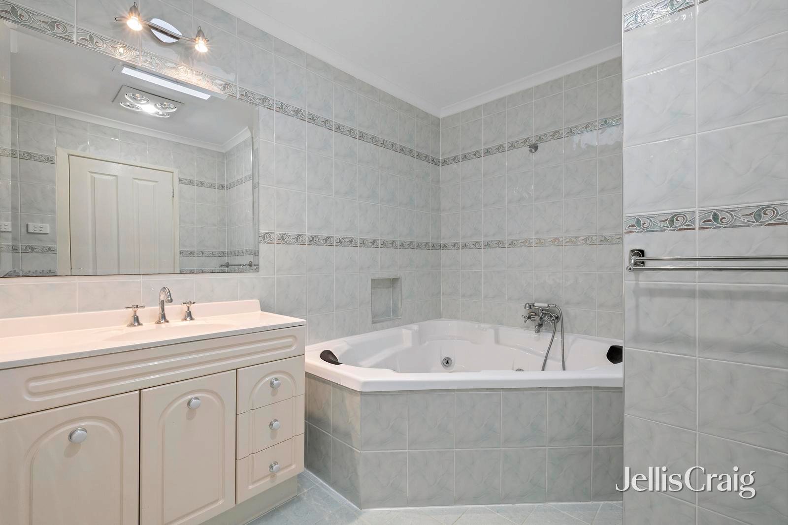 2 Rogers Road, Bentleigh image 15