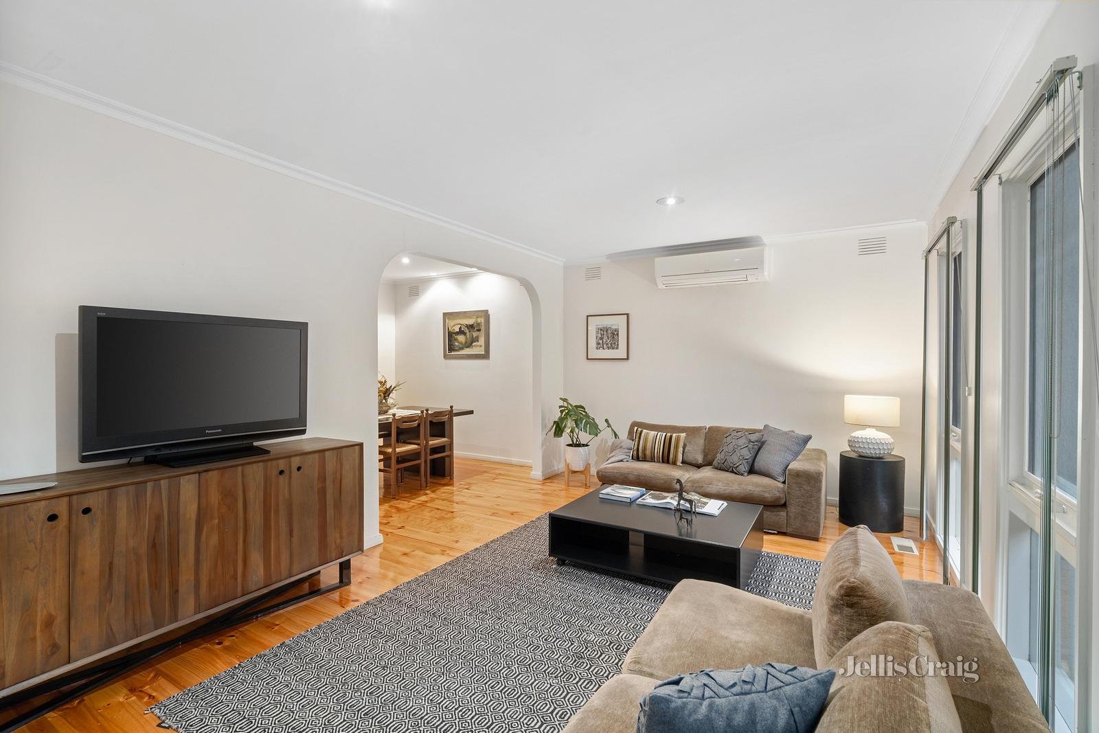 2 Rothesay Court, Templestowe image 3