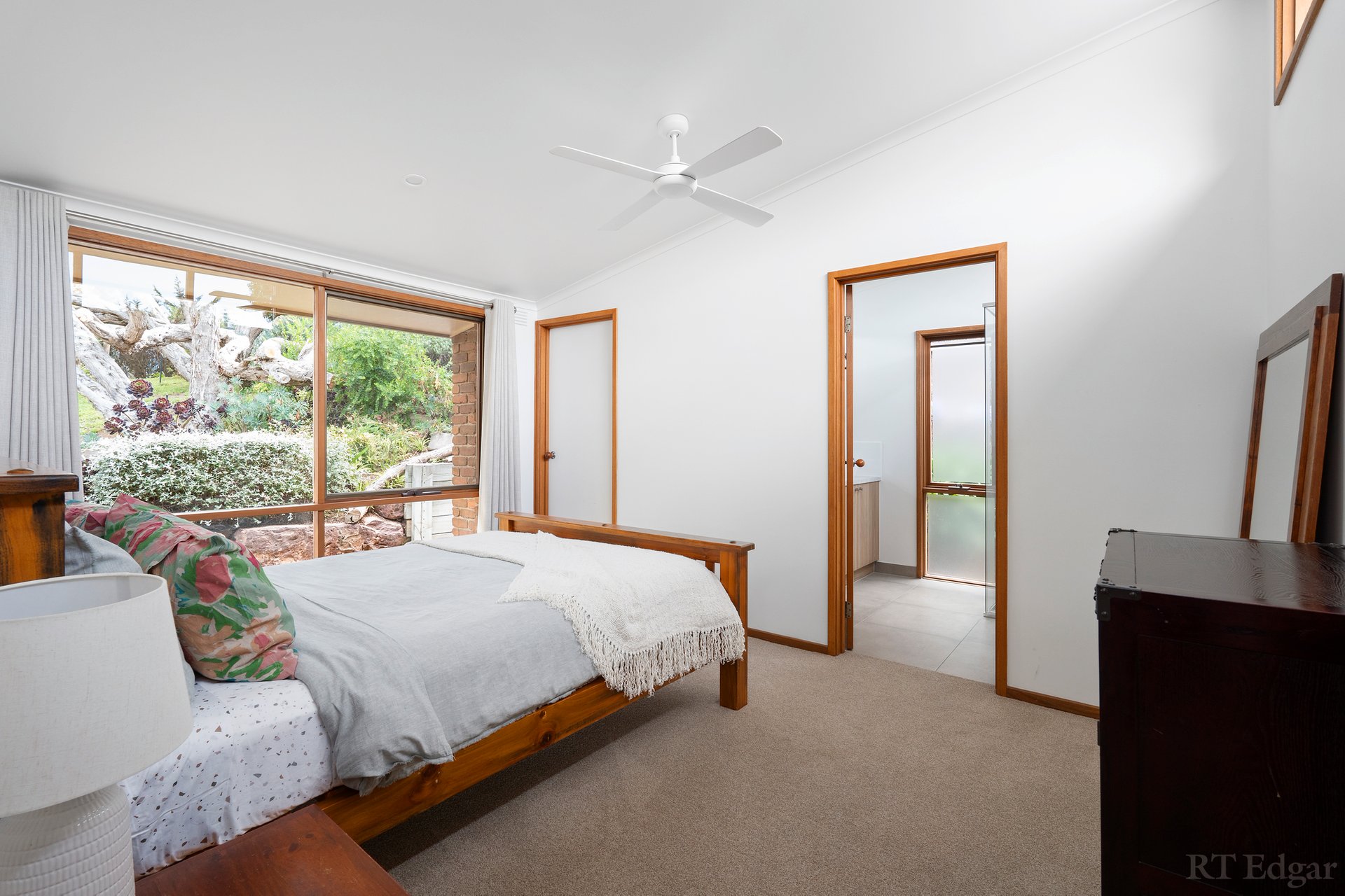 Property Gallery Thumbnail 9