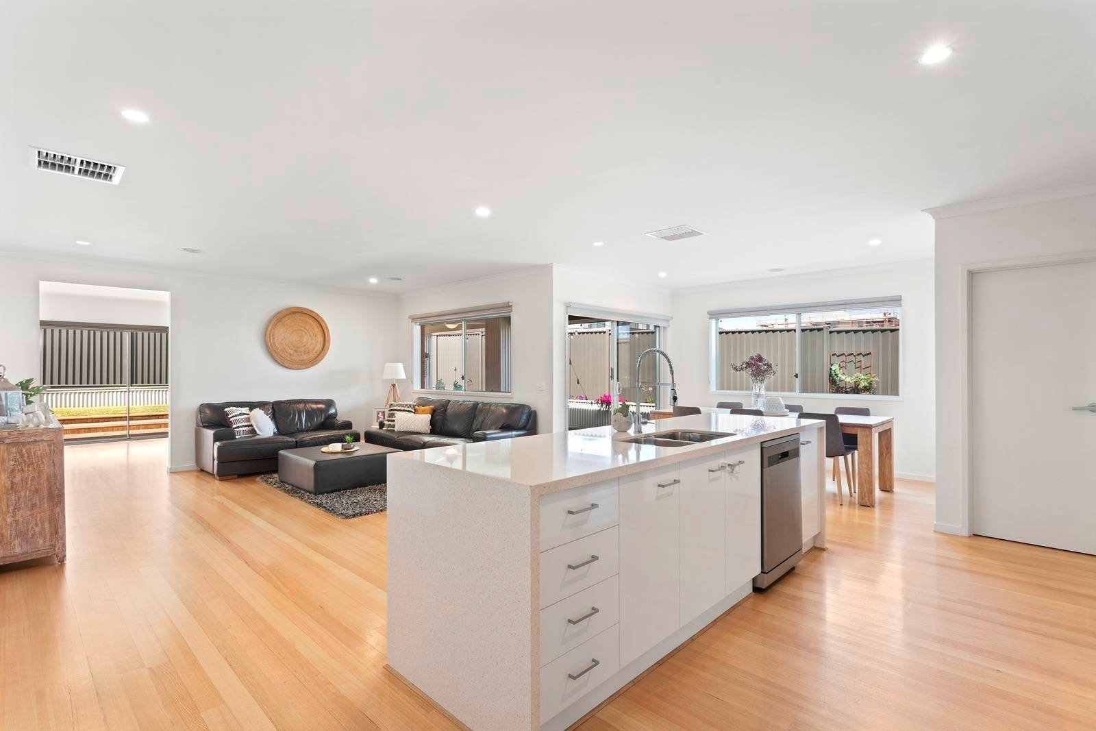 Property Gallery Thumbnail 3