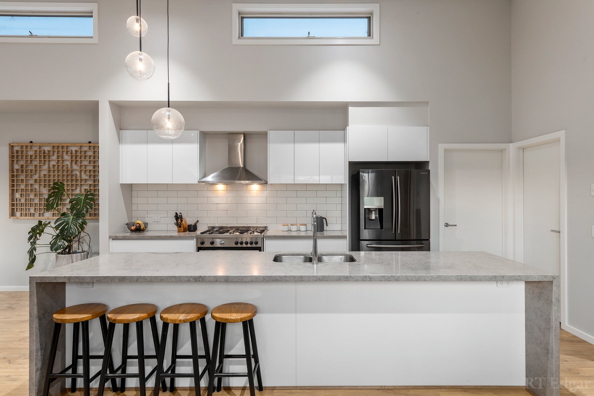 Property Gallery Thumbnail 3