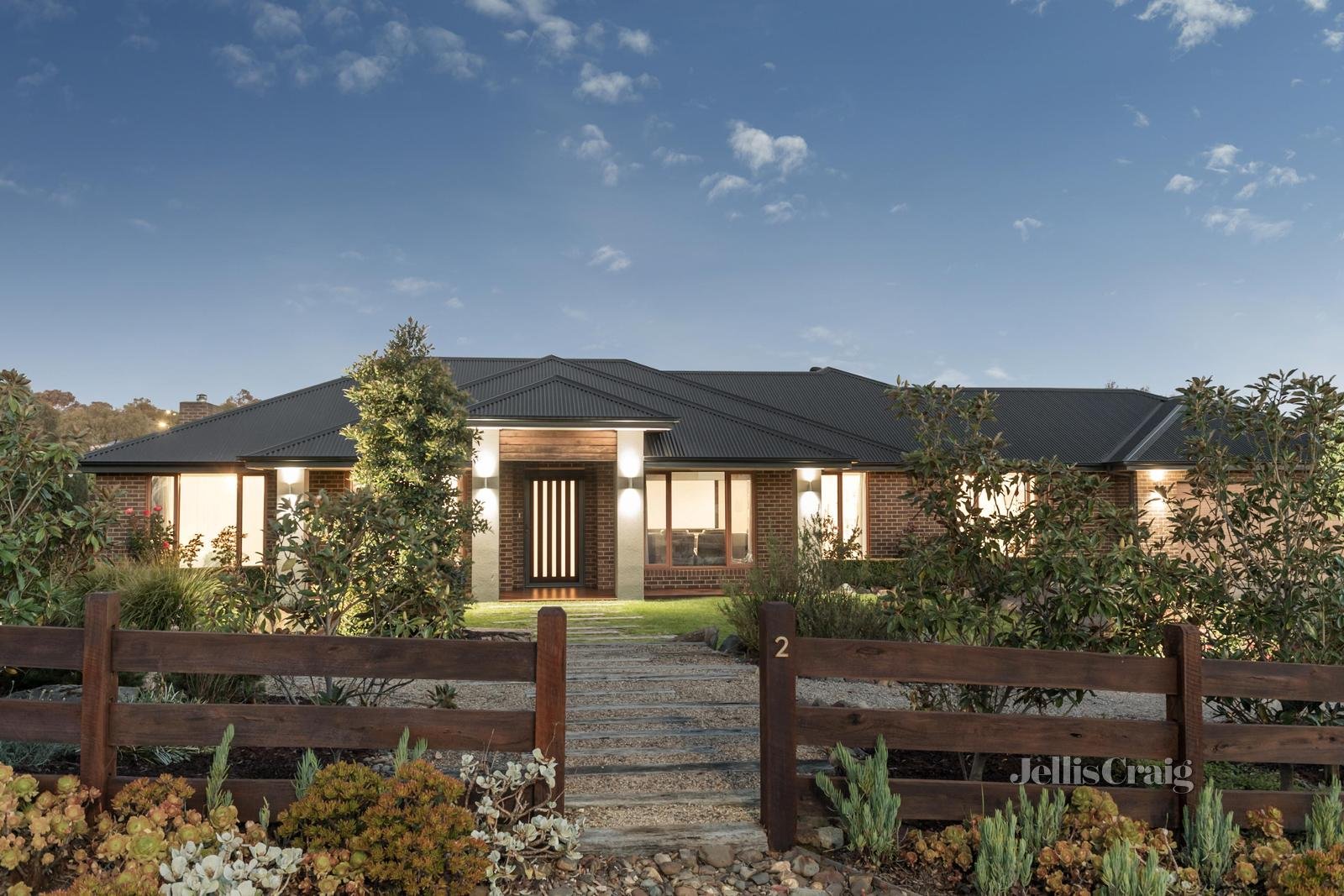 2 Schichmann Court, Yarrambat image 1