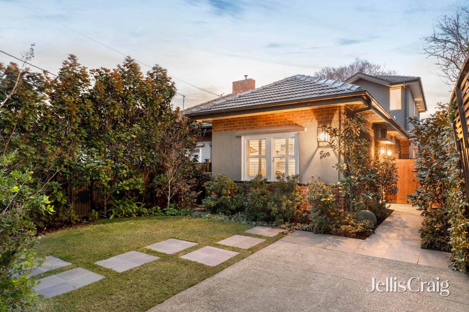 2 Second Avenue, Murrumbeena image 1