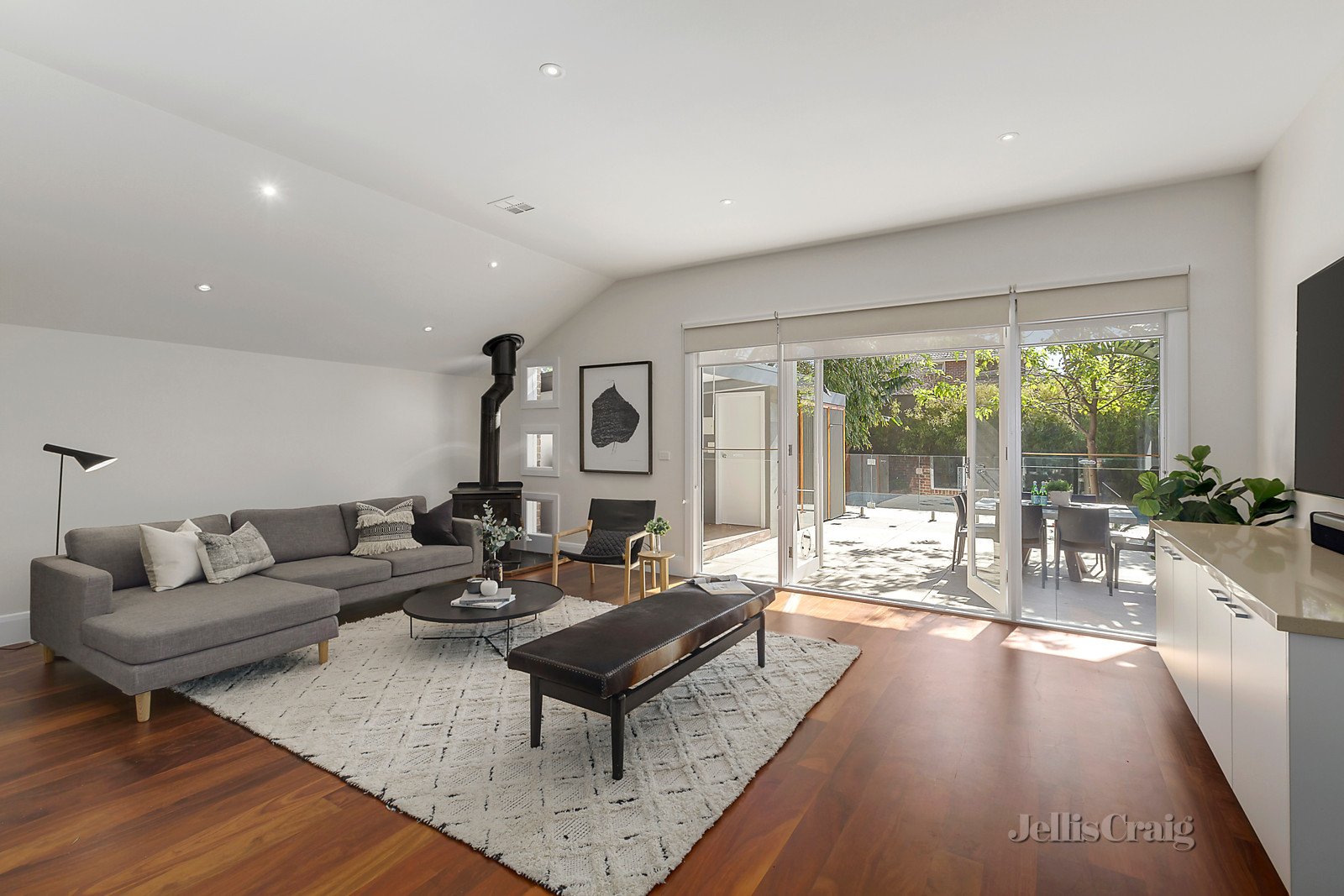 2 Second Avenue, Murrumbeena image 5